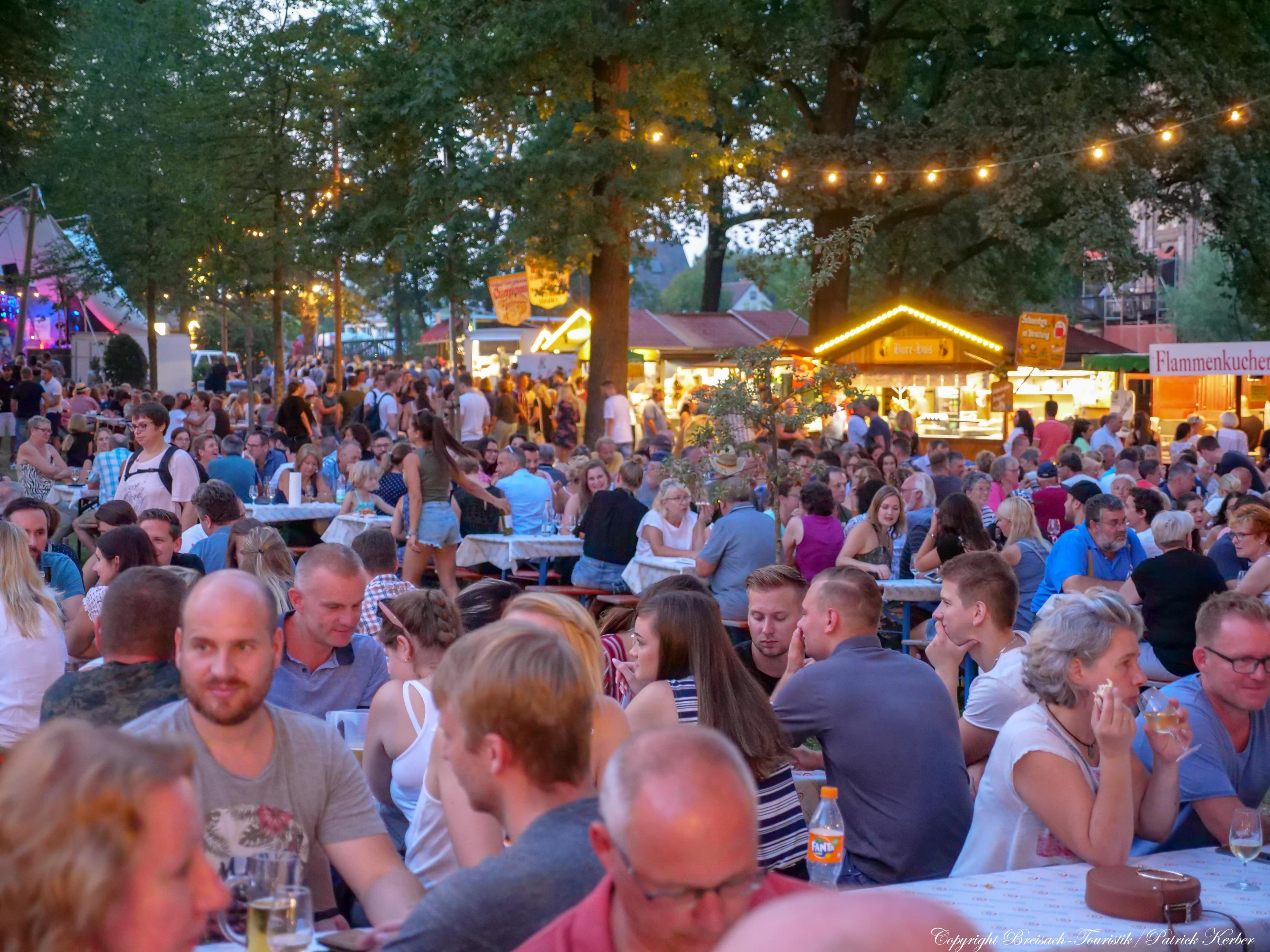 Weingenuss unter freiem Himmel