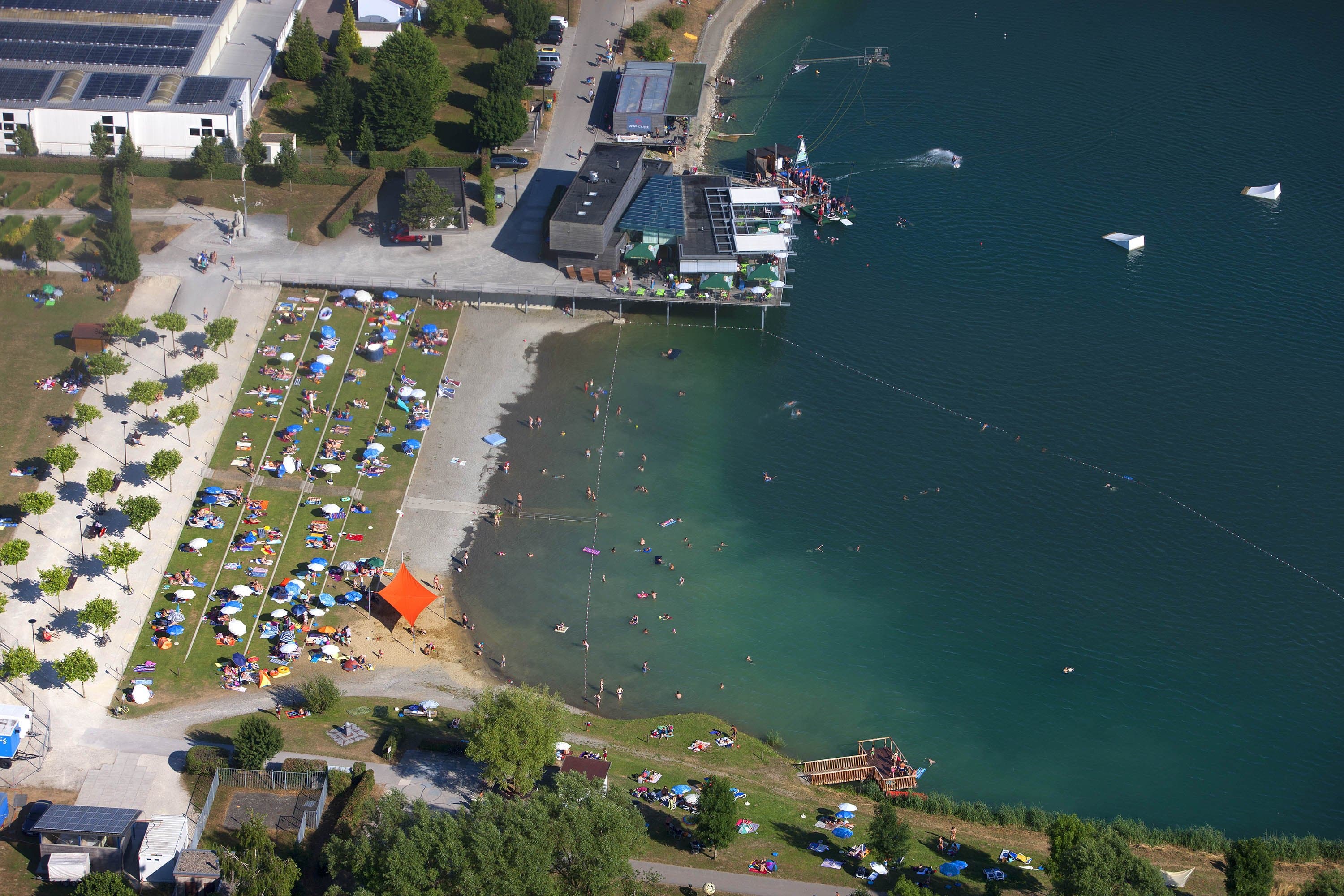 Luftbild Strandbad im Seepark
