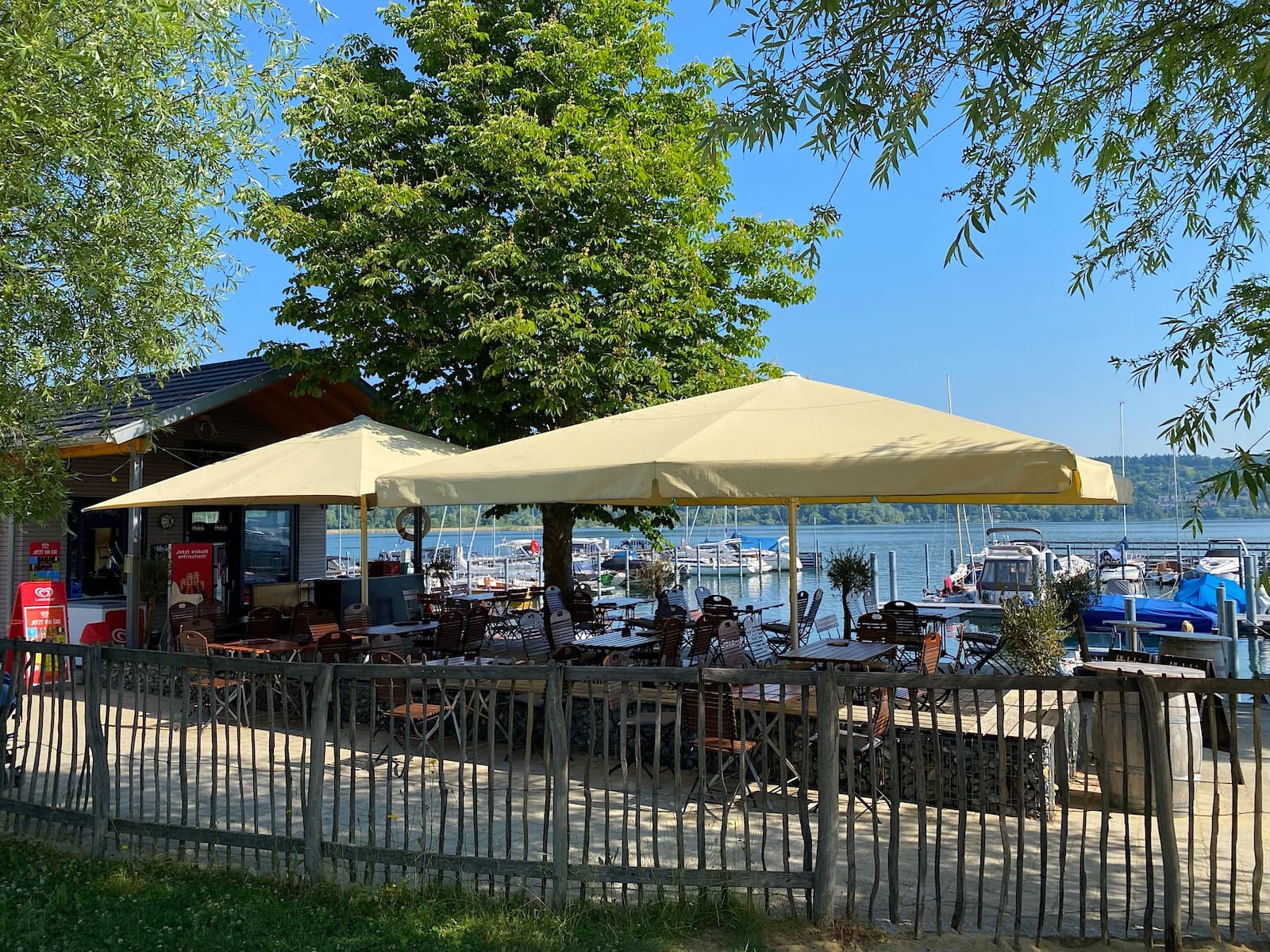 Biergarten Bootshaus am Hafen Bodman