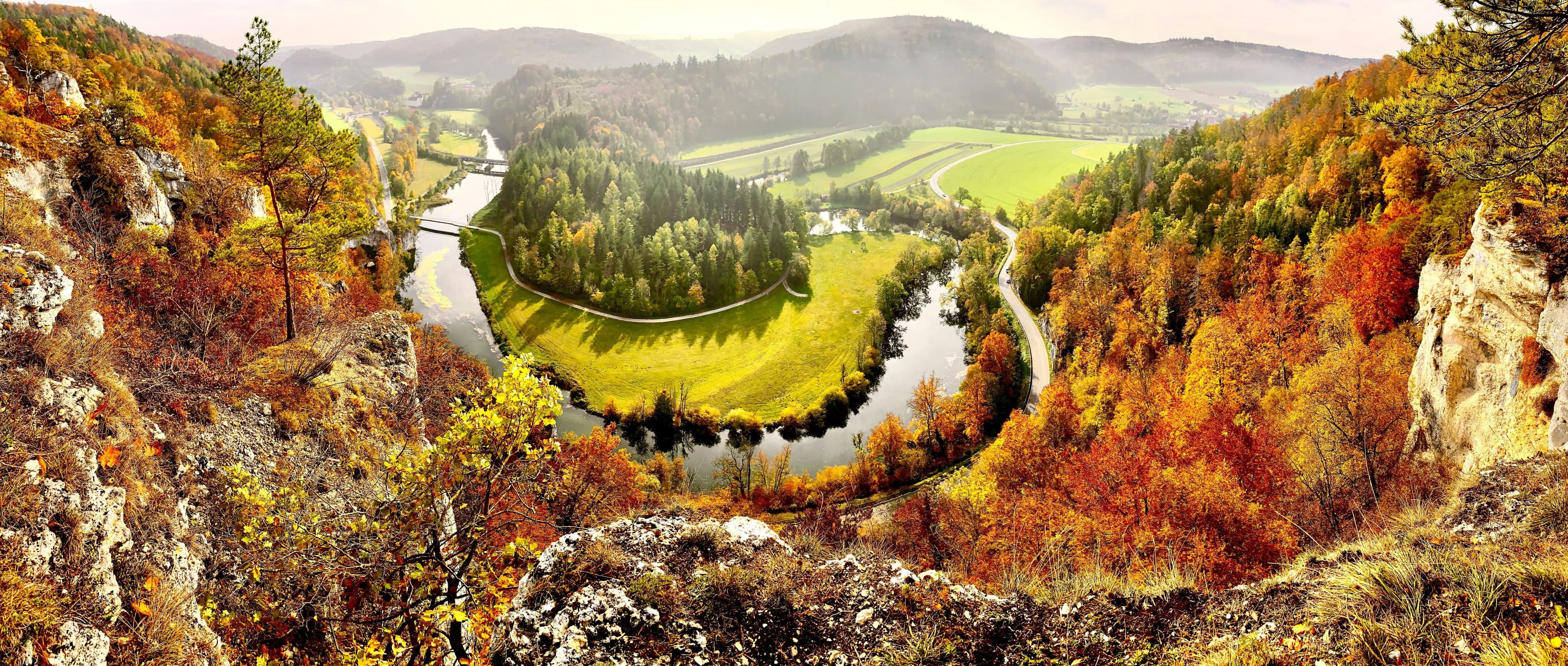 View of the Danube valley and the Danube from the Teufelslochfelsen.