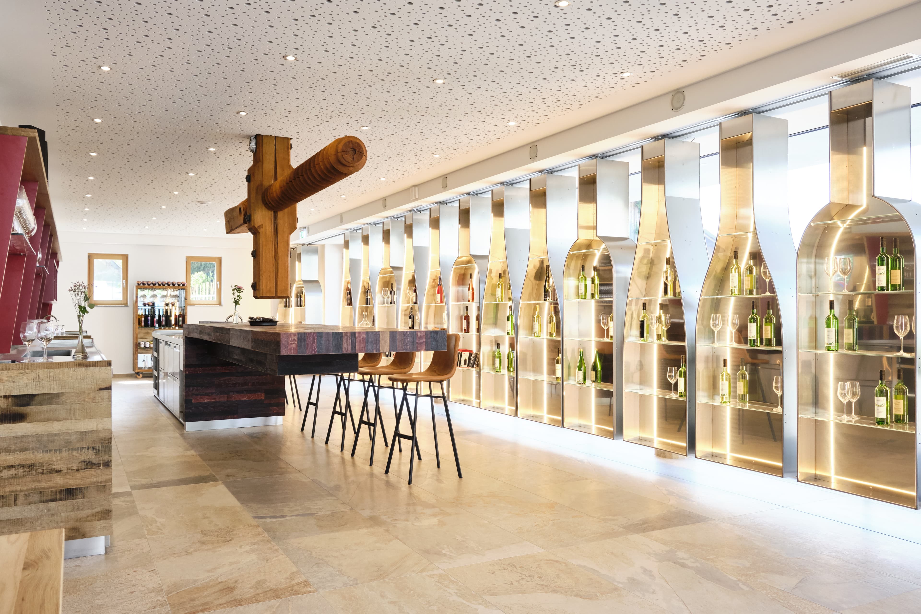 Vinothek Josef Hornstein von innen